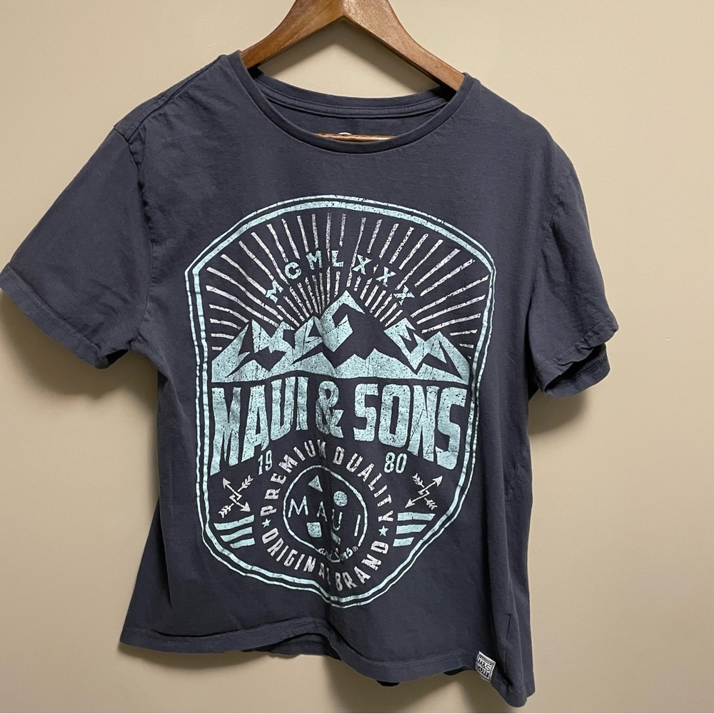 Maui & Sons Blue T-shirt Mountains Men’s Large